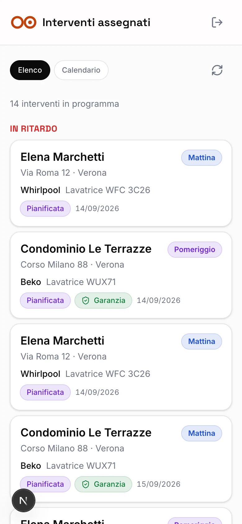 La vista del tecnico sul telefono: gli interventi del giorno, raggruppati in ritardo e prossimi